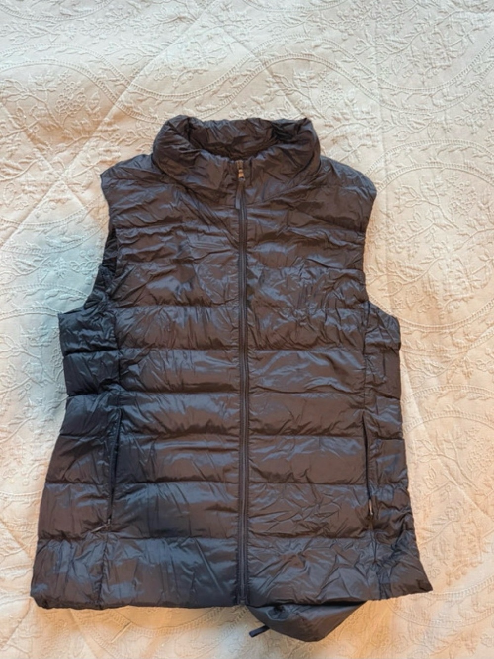 Classic Women's Quilted Packable Vest - Black